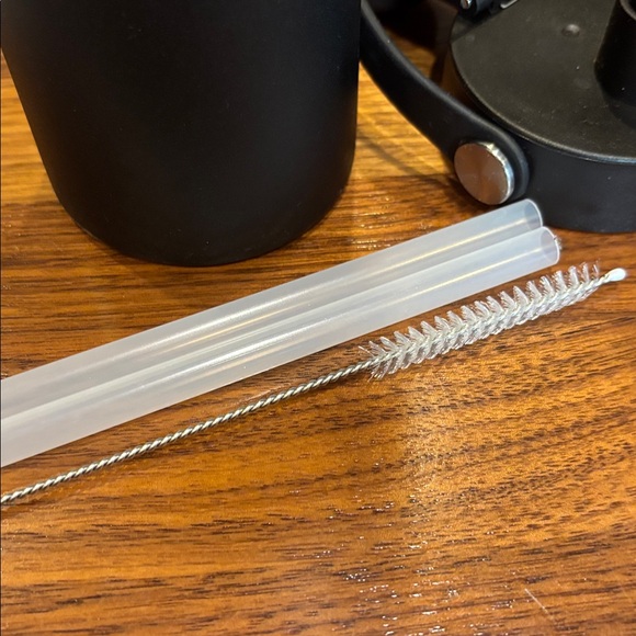 Insulated bottle blue green ombré
Package with Accessories new in package - Picture 9 of 15